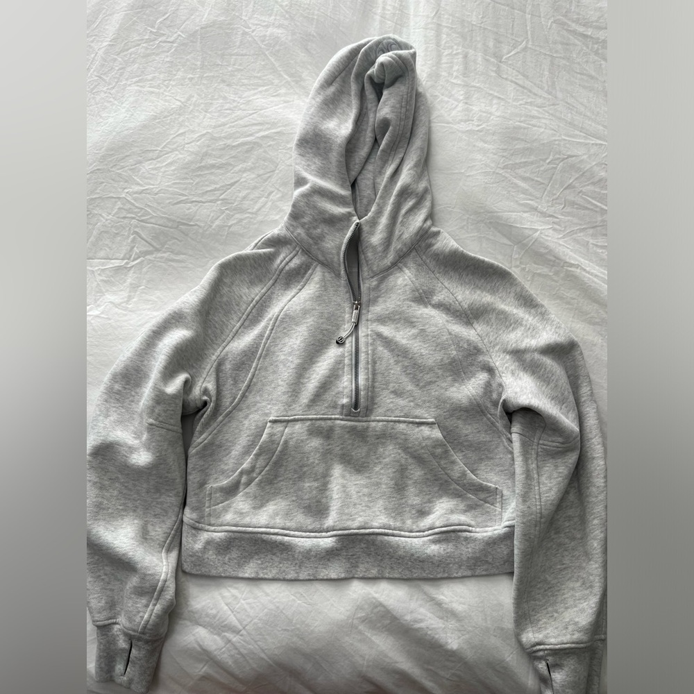 Women’s Lululemon cropped half zip scuba sweatshirt XS/S